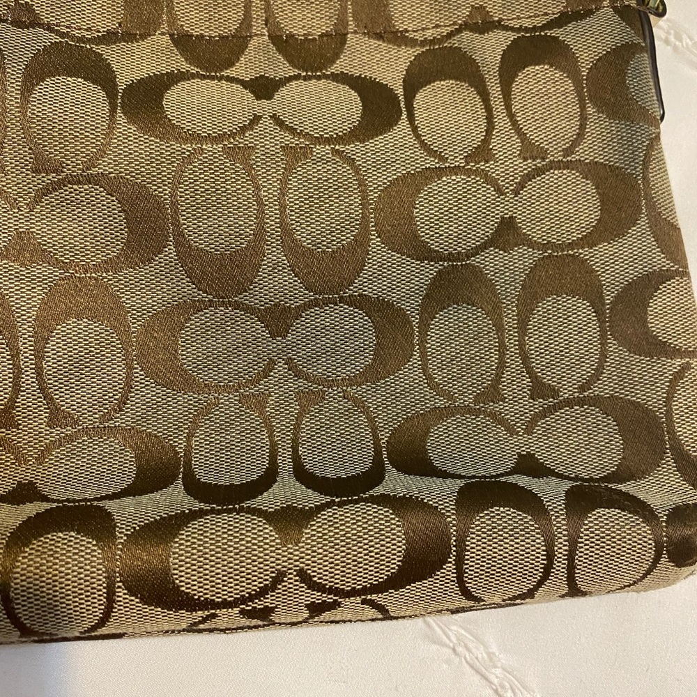 *Coach Crossbody Purse - Picture 4 of 6